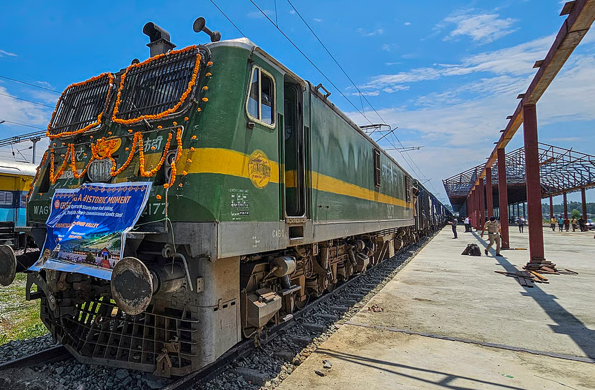 first-freight-train-anantnag-punjab-kashmir-industry